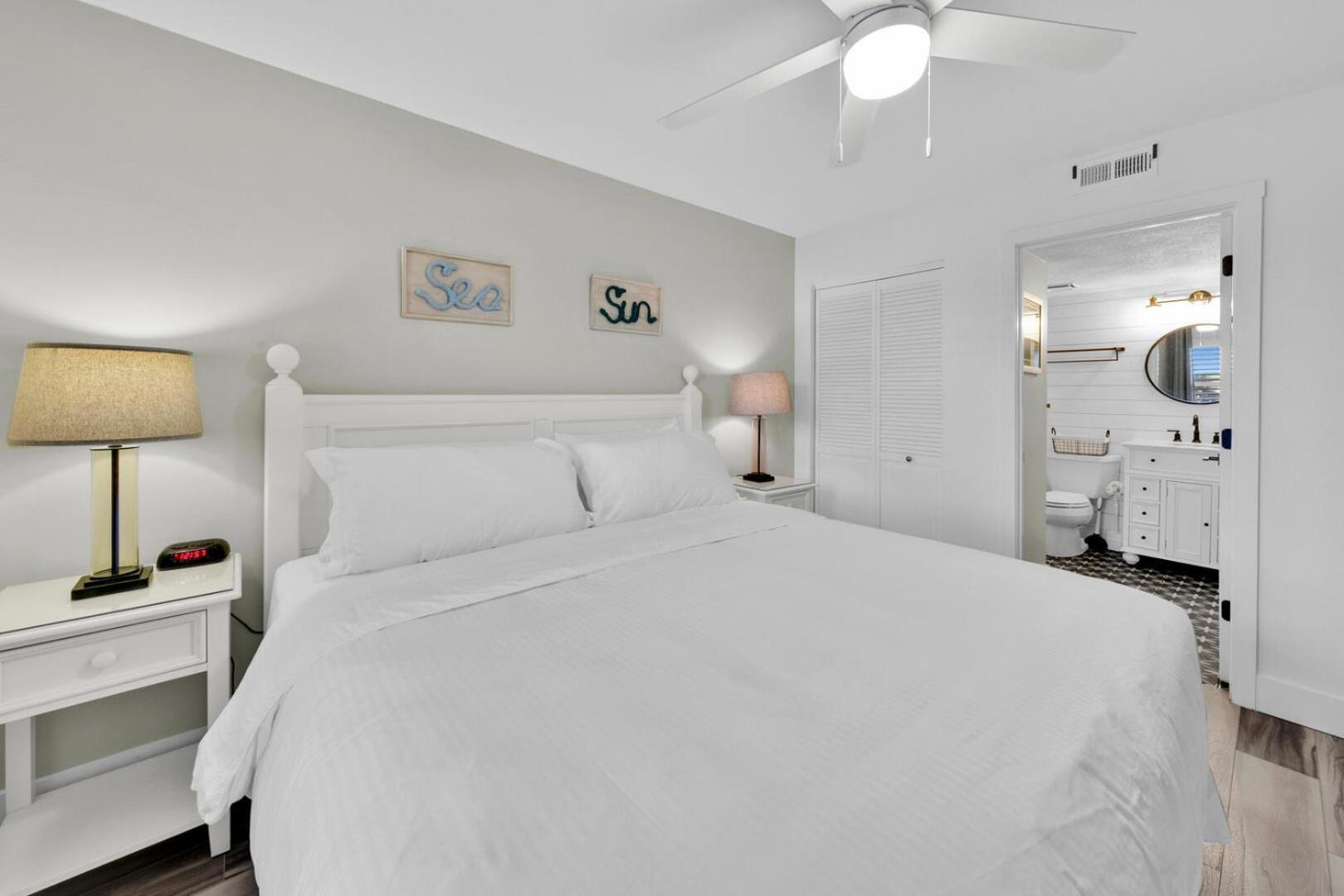 Beautiful Updated Pelican Unit!!! * Destin