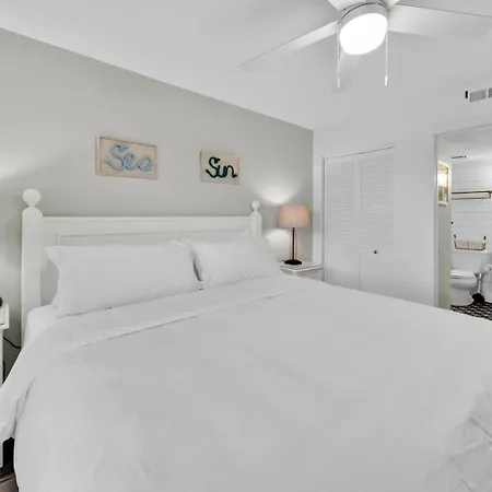 Beautiful Updated Pelican Beach Unit!!! Destin Exterior photo